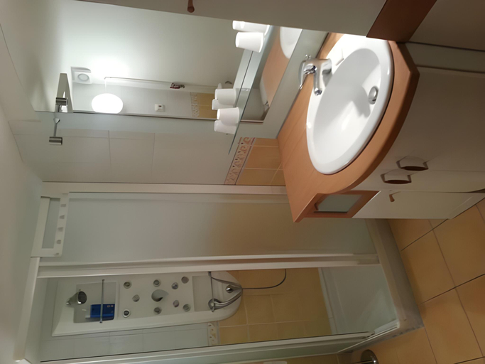 Bathroom 3, Au Nid de Tille, Oise