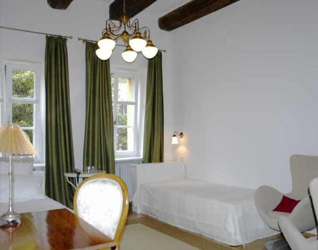 Bedroom 3, Hotel Goldenes Kreuz, Regensburg
