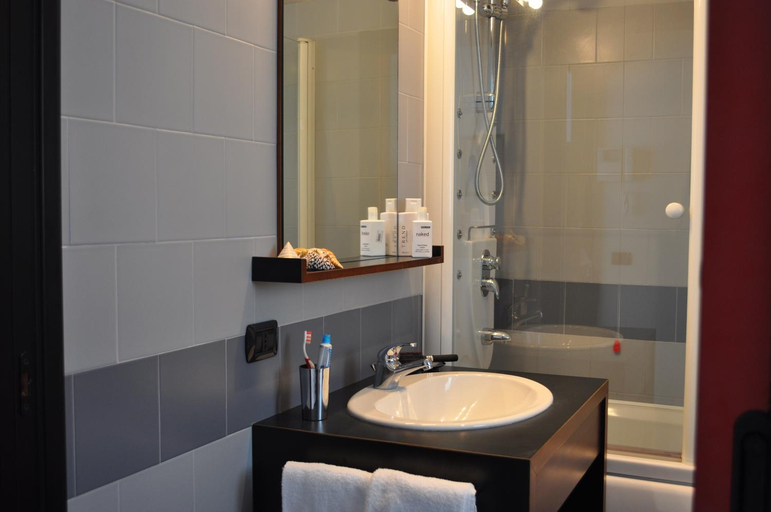 Others 2, Residence Le Corti, Milano