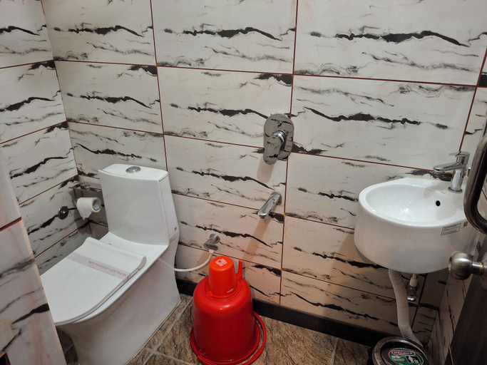 Bathroom 3, Hotel Arg, Araria