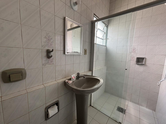 Bathroom 4, Hotel Carlton Imbiara Express, Araxá