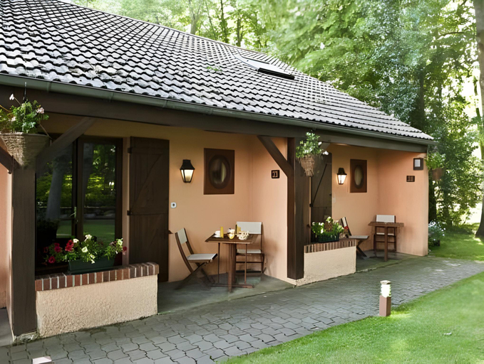 Exterior & Views 1, LOGIS Le Quai Fleuri, Eure-et-Loir