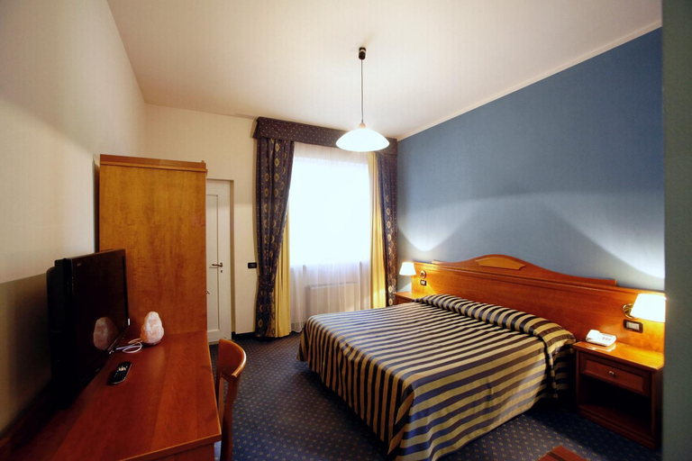 Bedroom 3, Hotel De La Ville, Pavia