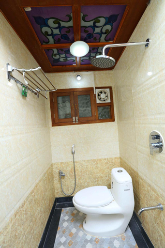 Bathroom 26