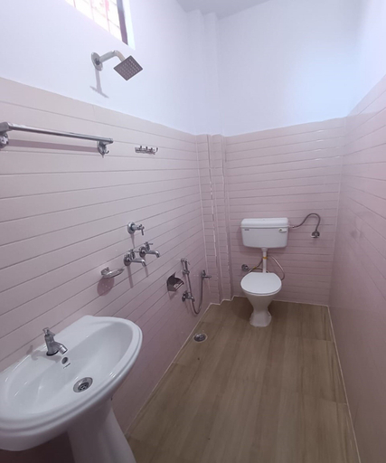 Bathroom 3, Goroomgo Abhishek hotel Sonprayag, Rudraprayag