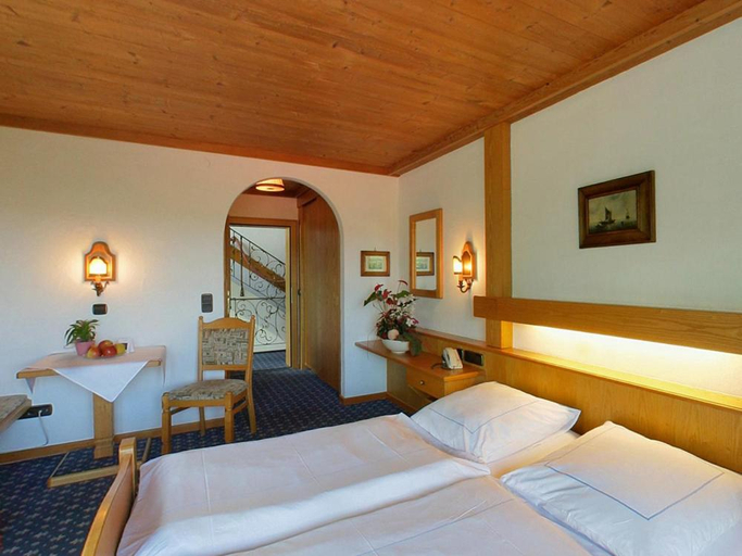 Bedroom 3, Hotel Alpina, Bodenseekreis