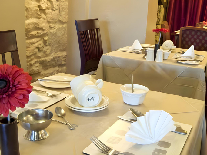 Food & Drinks 5, The Oasis, Conwy