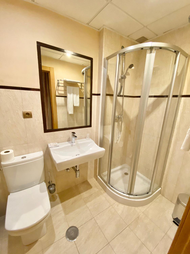 Bathroom 3, Hotel Fernando IV, Jaén