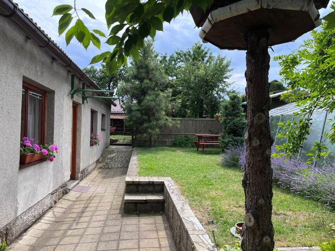 Others 3, Penzion Petra, Jihlava