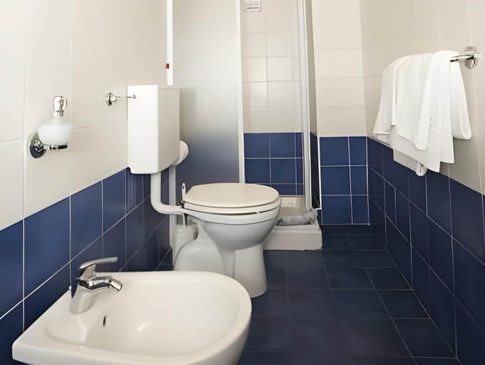 Bathroom 4, Albergo Pesce D'oro, Verbano-Cusio-Ossola