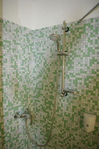 Bathroom 2, Workbase Hostel, Wien