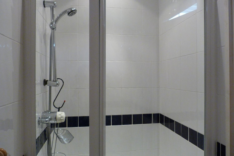 Bathroom 3, The Kenton Hotel, North Yorkshire