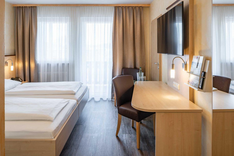 Bedroom 3, Hotel Wolfringmuhle, Schwandorf