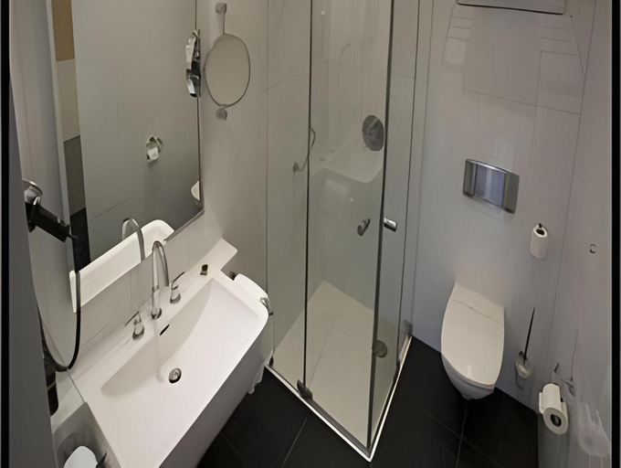 Bathroom 3, Asgard Hotel, Groningen