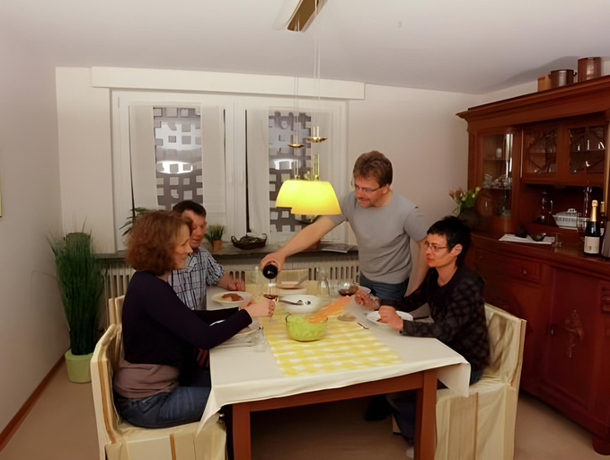 Food & Drinks 5, Ferienwohnung mit Sauna, Höxter