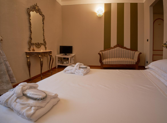 Bedroom 9