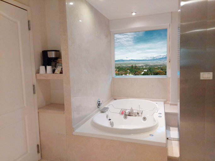 Holiday Inn CUERNAVACA Room Type - 1 King 1 Bedroom Suite