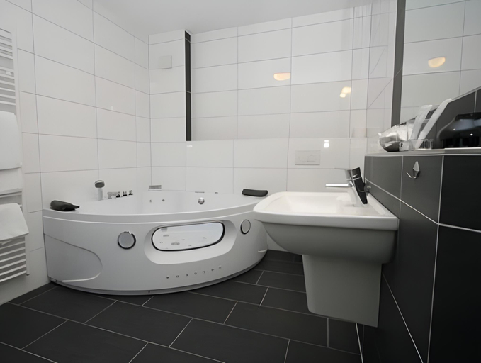 Bathroom 2, Haus am See Haselunne, Emsland
