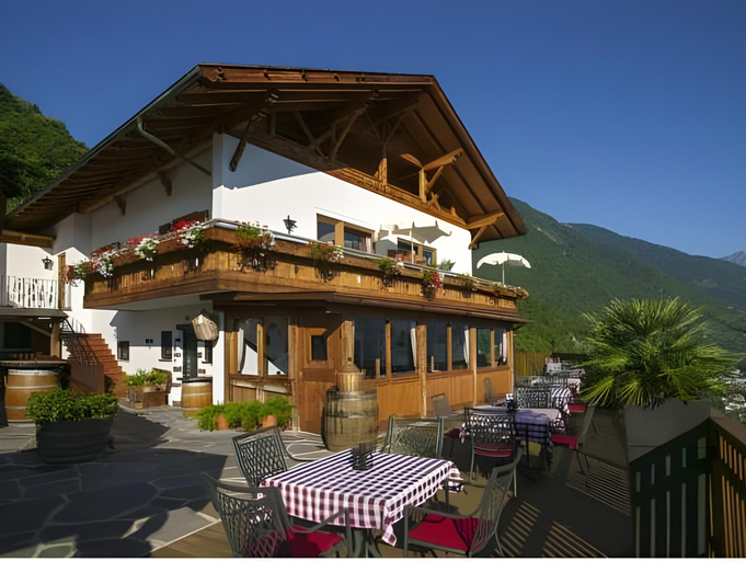 Others 5, Residence Untermosslhof, Bolzano