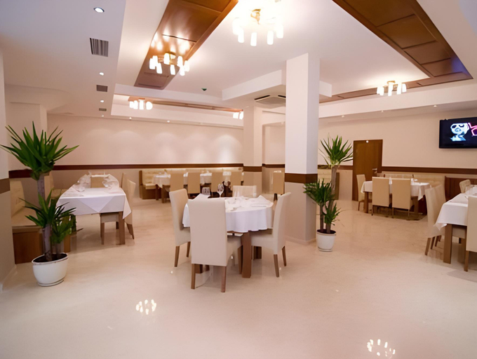 Food & Drinks 5, Arena Tarnovo Hotel -Free Large Private Parking, Veliko Tarnovo
