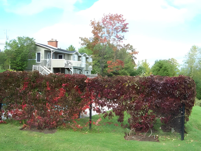 Others 3, Auberge Aux Deux Peres, Memphrémagog