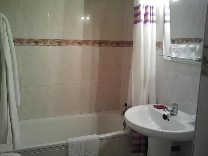 Bathroom 2, Hostal Residencia Taray, Segovia