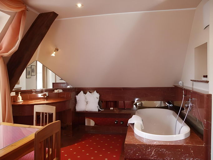 Bathroom 5, Hotel Bemelmans-Post, Bolzano