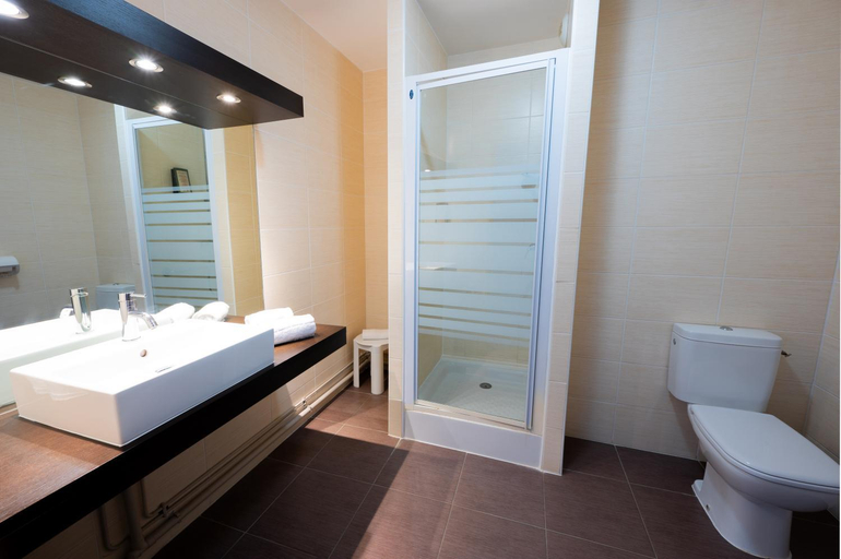 Bathroom 11
