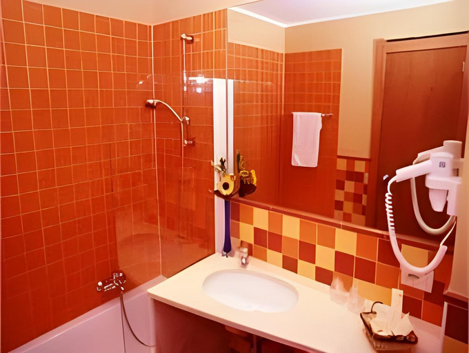 Bathroom 4, Bellavista, Lleida