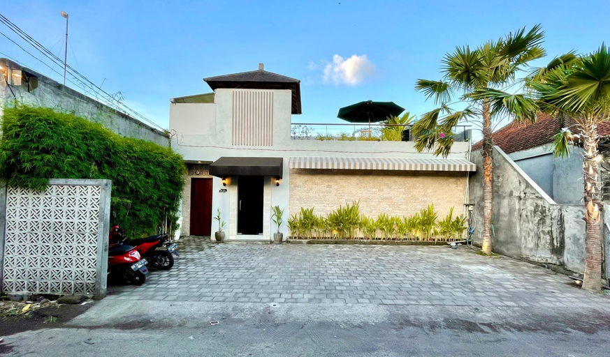 Exterior 16