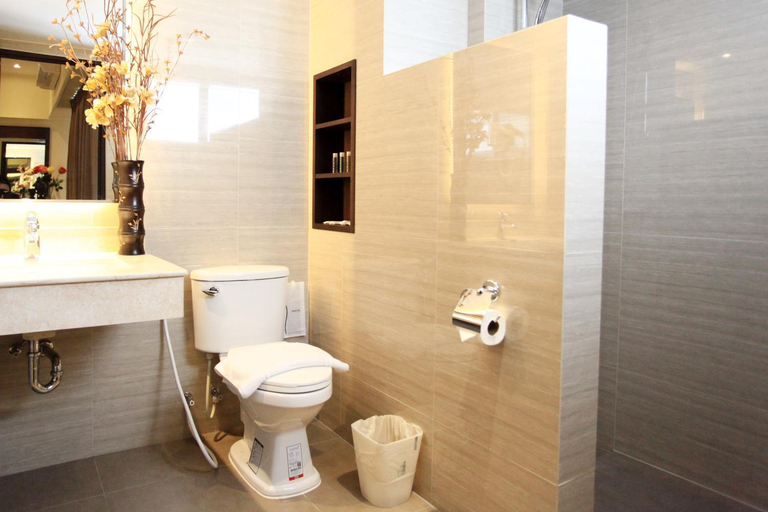 Bathroom 8