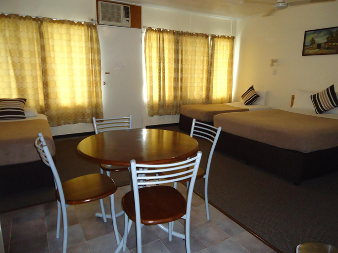Others 4, Moondarra Motel, Johnstone