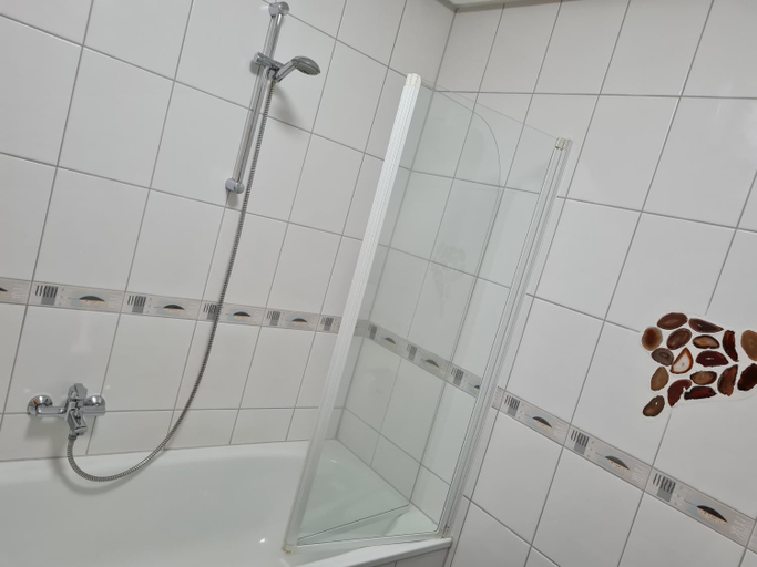 Bathroom 3, Edelsteinhotel Guniwirt, Murau