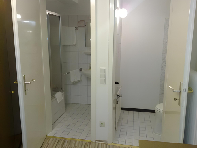 Bathroom 2, Hotel Stadt Soest, Soest
