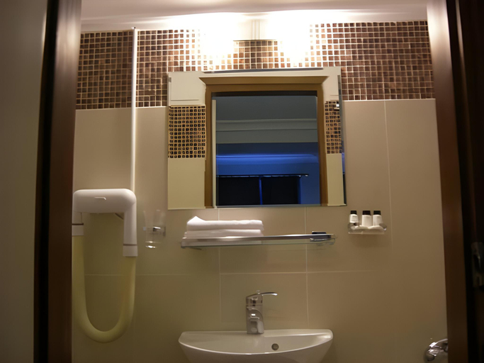 Bathroom 5, Pella, Central Macedonia