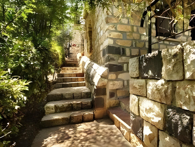 Others 2, Hameiri Estate
