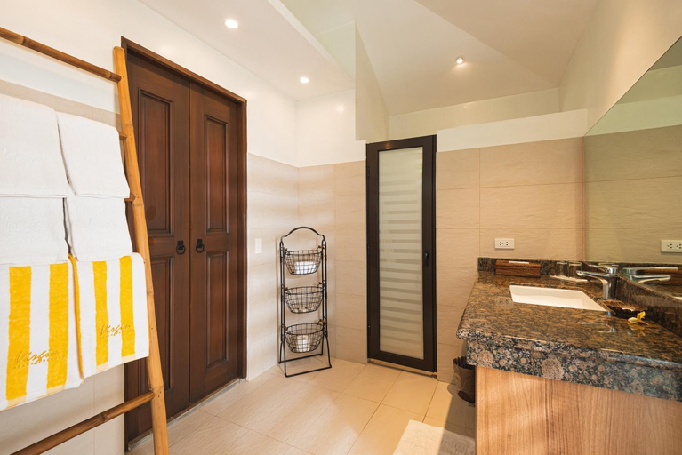 Bathroom 4, Virgin Beach Resort, San Juan