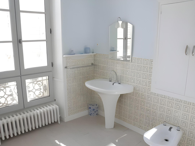 Bathroom 2, H de Surgeres, Charente-Maritime
