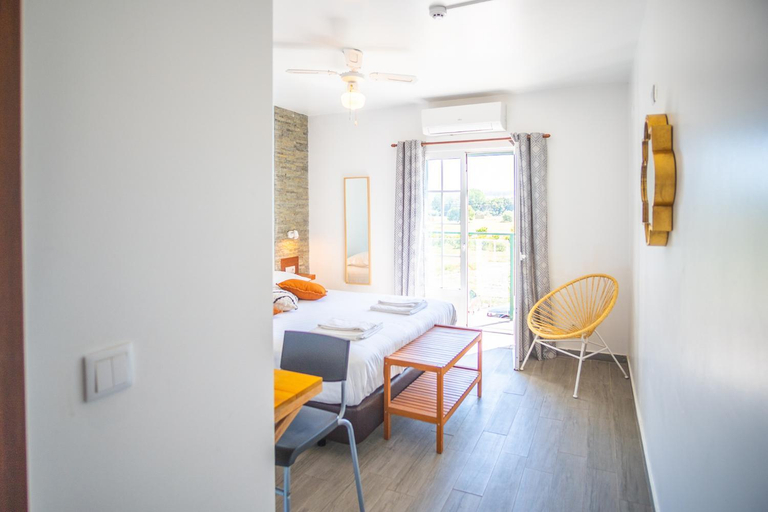 Others 2, Guesthouse Aljezur Center, Aljezur