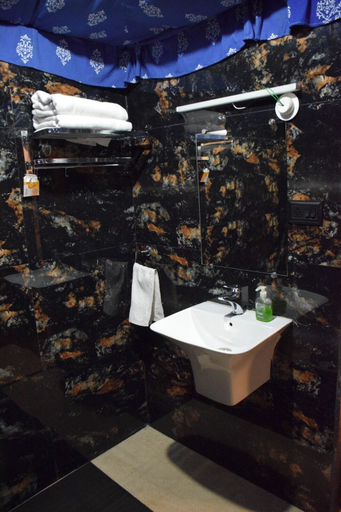 Bathroom 4, The Royal River Resort, Bilaspur