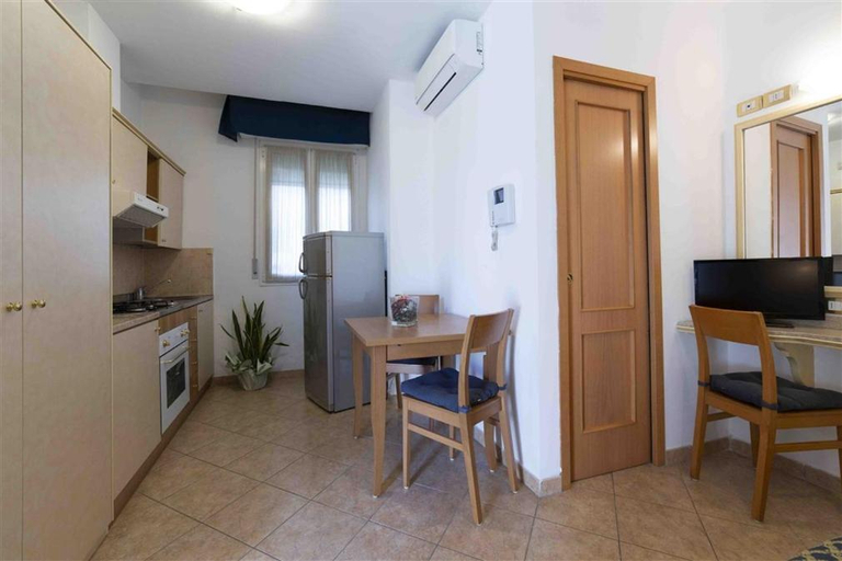 Others 3, Residenza Melucci, Rimini