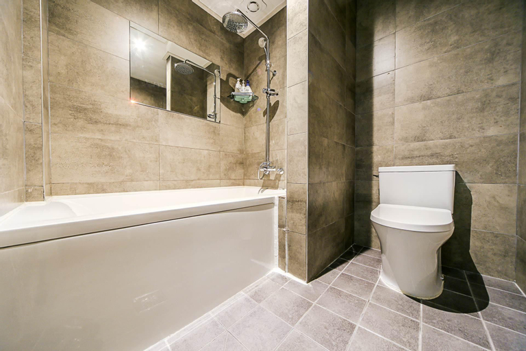Bathroom 4