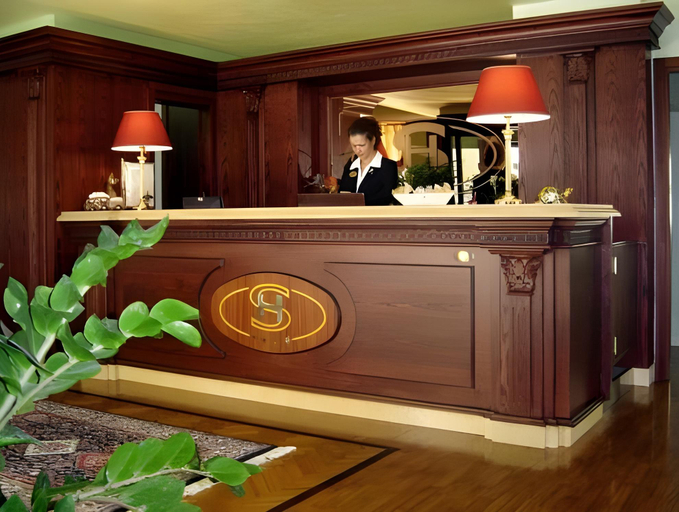 Others 5, Hotel Ovidius, L'Aquila