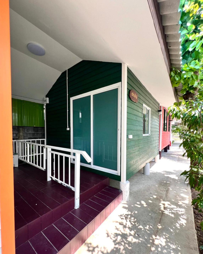 Exterior 3