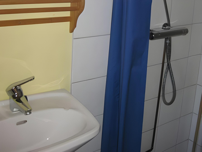 Bathroom 3, Putten Seter, Sel