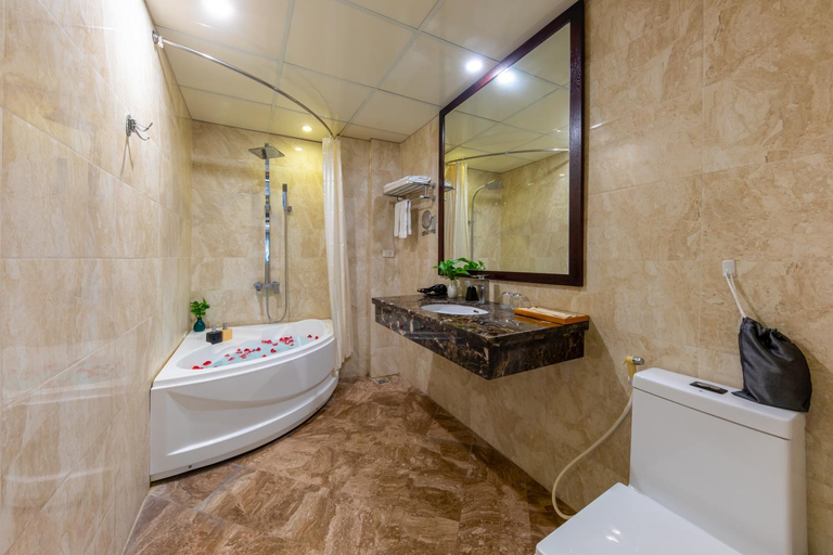 Bathroom 4, Hanoi Babylon Grand Hotel & Spa, Ba Đình