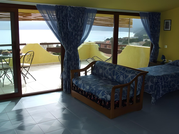 Bedroom 2, Hotel La Playa, Nuoro