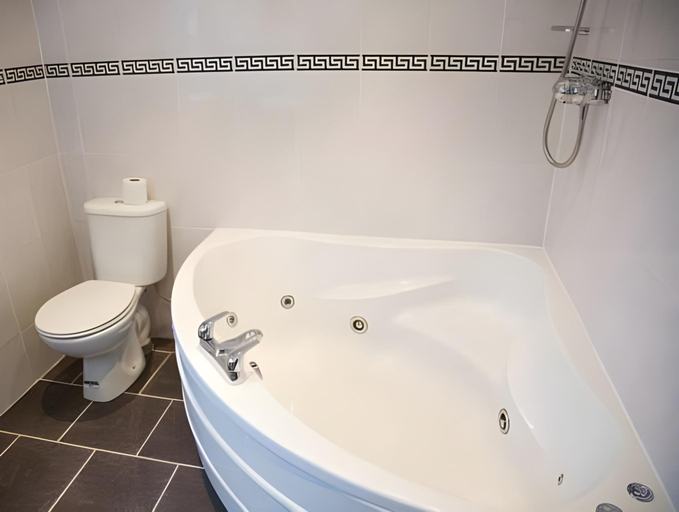 Bathroom 3, The Adamson Hotel, Fife