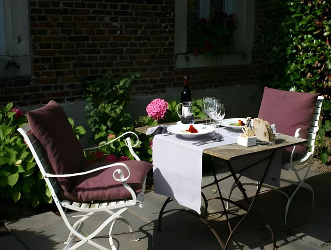 Others 5, B&B The Room Next Door, Namur
