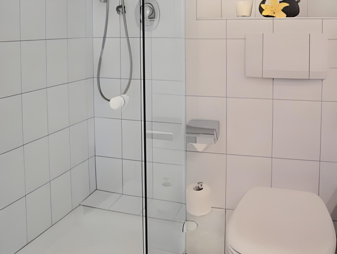 Bathroom, Hotel Krone Uberlingen am Ried, Konstanz